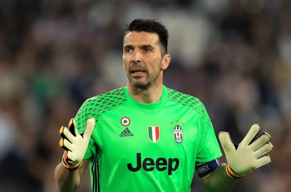 Gianluigi Buffon: La Leggenda del Calcio Gianluigi Buffon: La Leggenda del Calcio